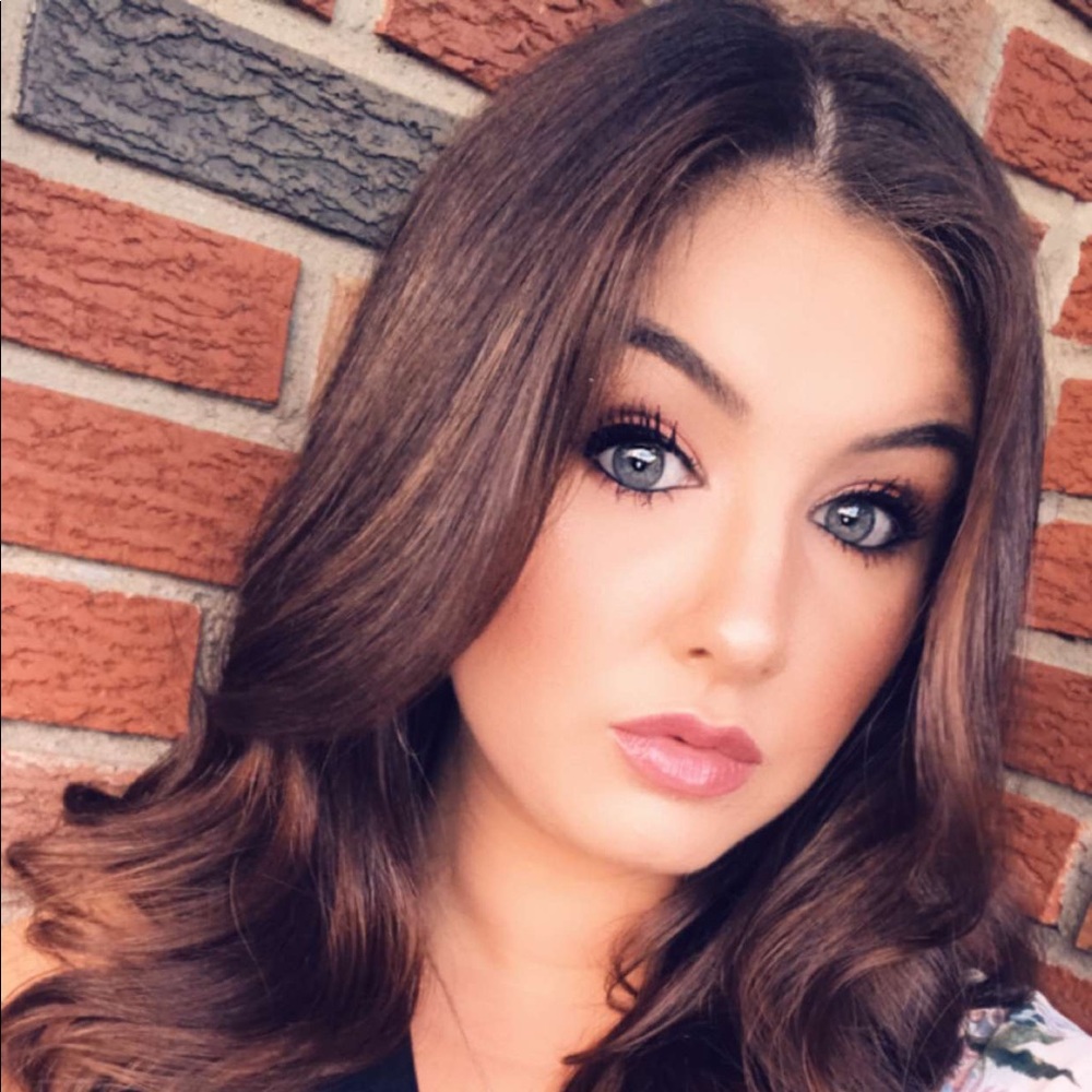 Meet your Posher, Erica